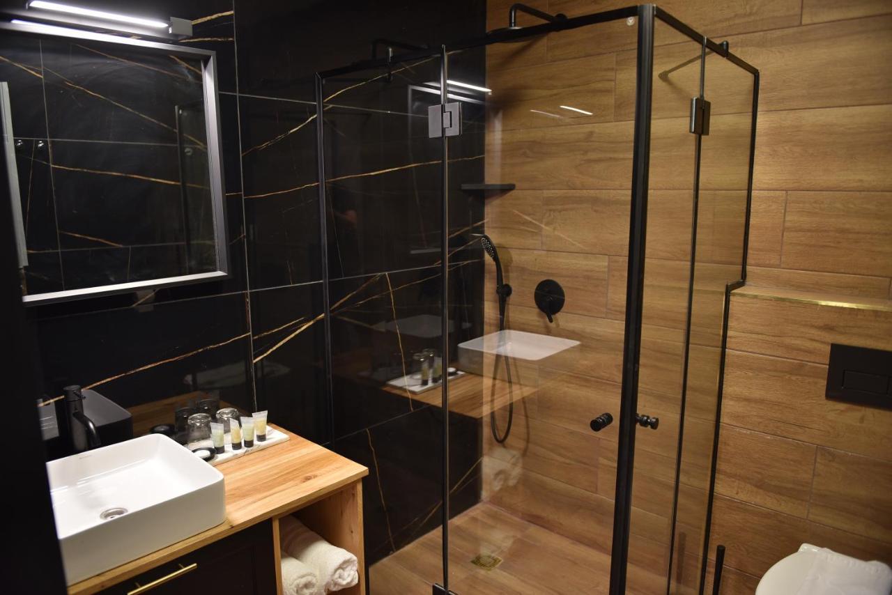 Selfie'S Boutique Hotel Tiberias Exterior photo