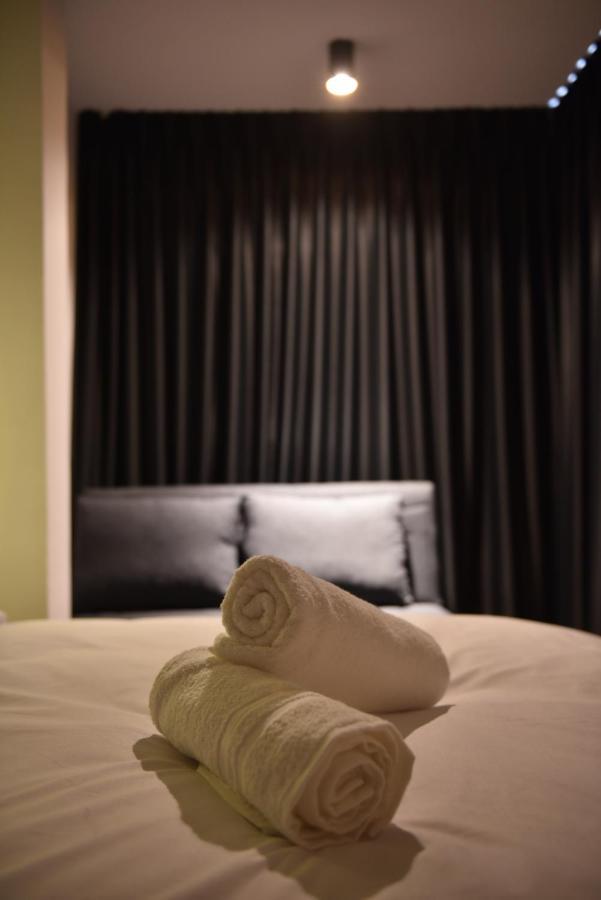 Selfie'S Boutique Hotel Tiberias Exterior photo