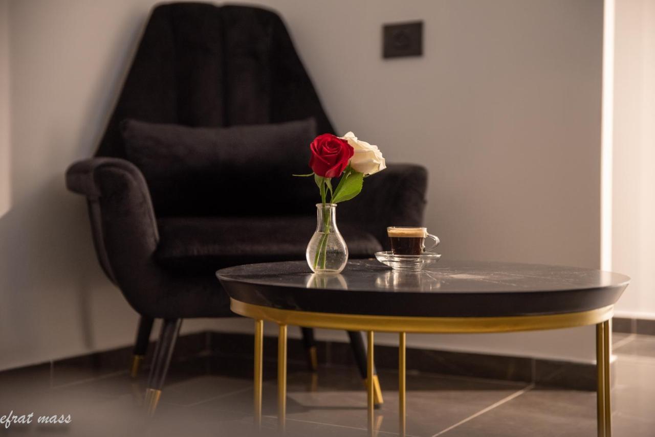 Selfie'S Boutique Hotel Tiberias Exterior photo