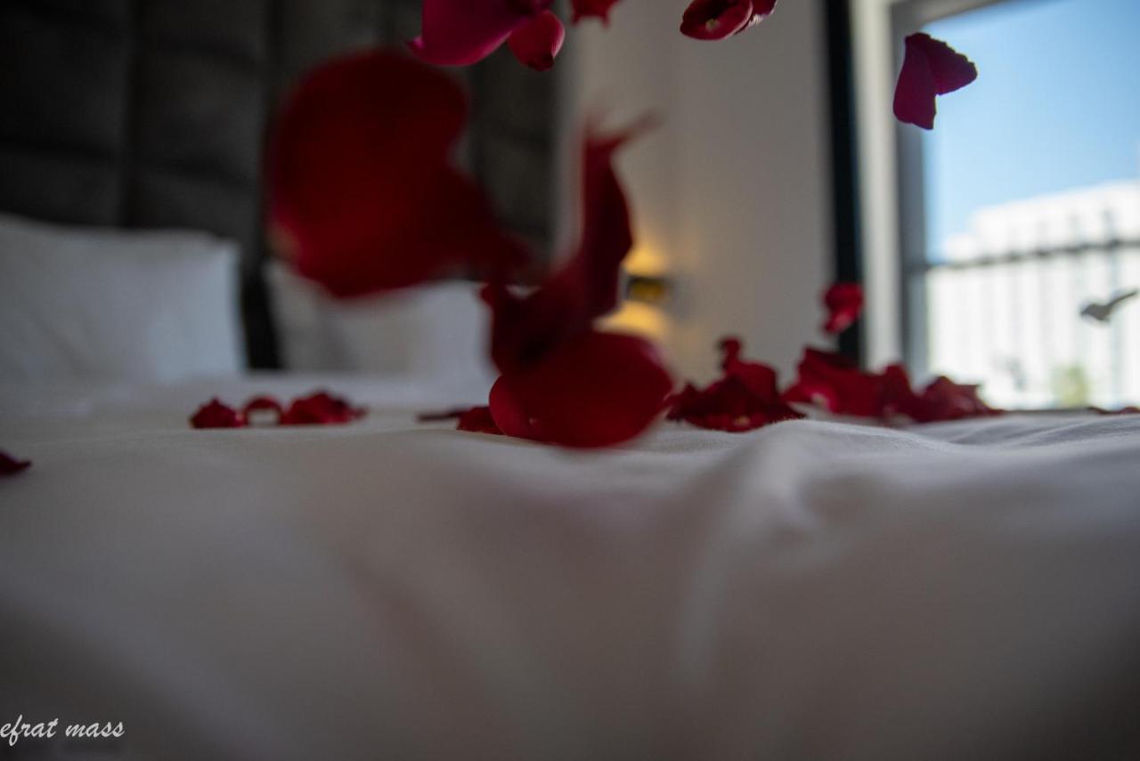 Selfie'S Boutique Hotel Tiberias Exterior photo