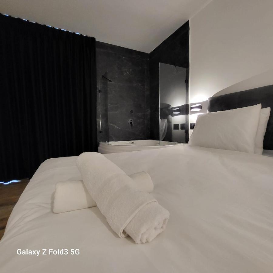 Selfie'S Boutique Hotel Tiberias Exterior photo
