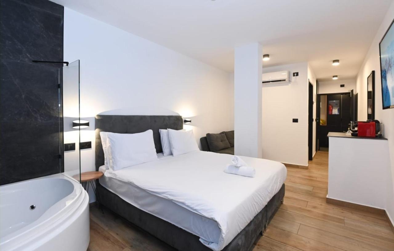 Selfie'S Boutique Hotel Tiberias Exterior photo