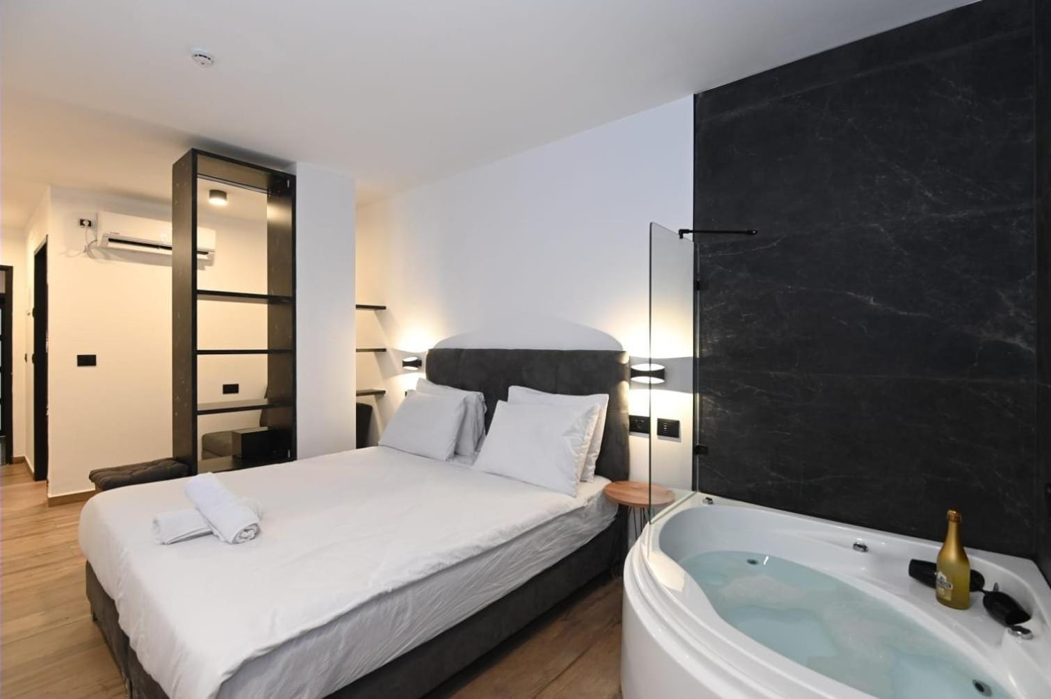 Selfie'S Boutique Hotel Tiberias Room photo